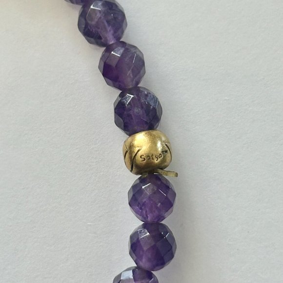 Satya Lotus Gemstone Bracelet - Picture 4 of 4